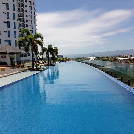 Mactan Newtown 8 Boulevard Deluxe Punta Engano  Bagian luar foto