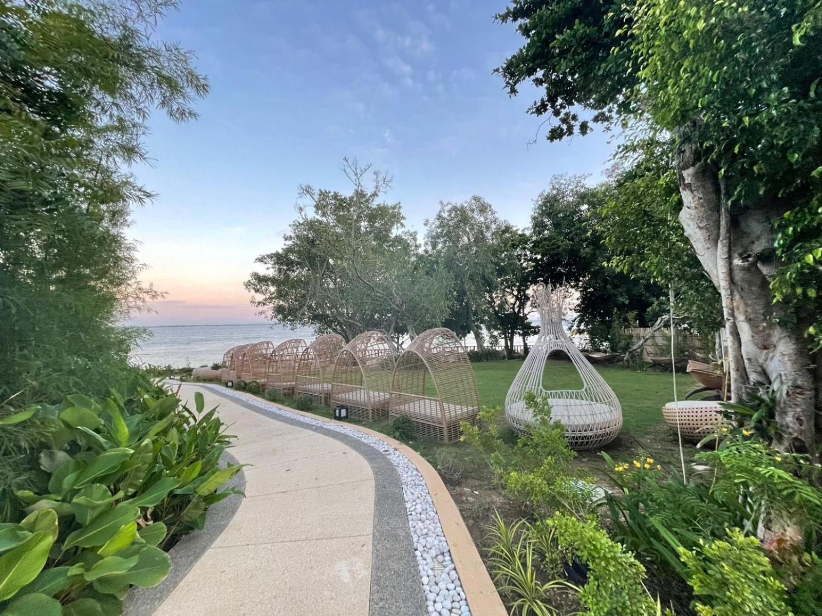 Mactan Newtown 8 Boulevard Deluxe Punta Engano  Bagian luar foto