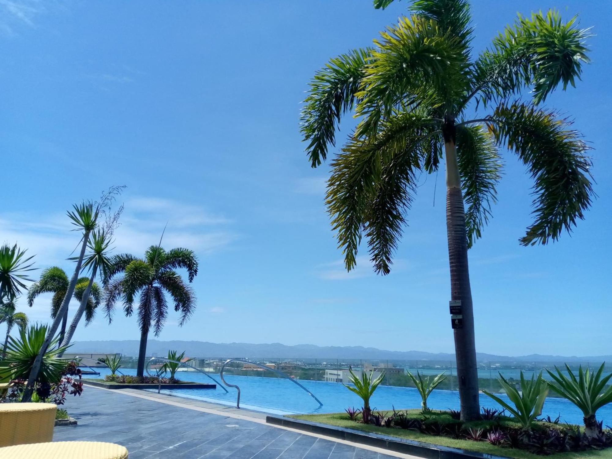 Mactan Newtown 8 Boulevard Deluxe Punta Engano  Bagian luar foto