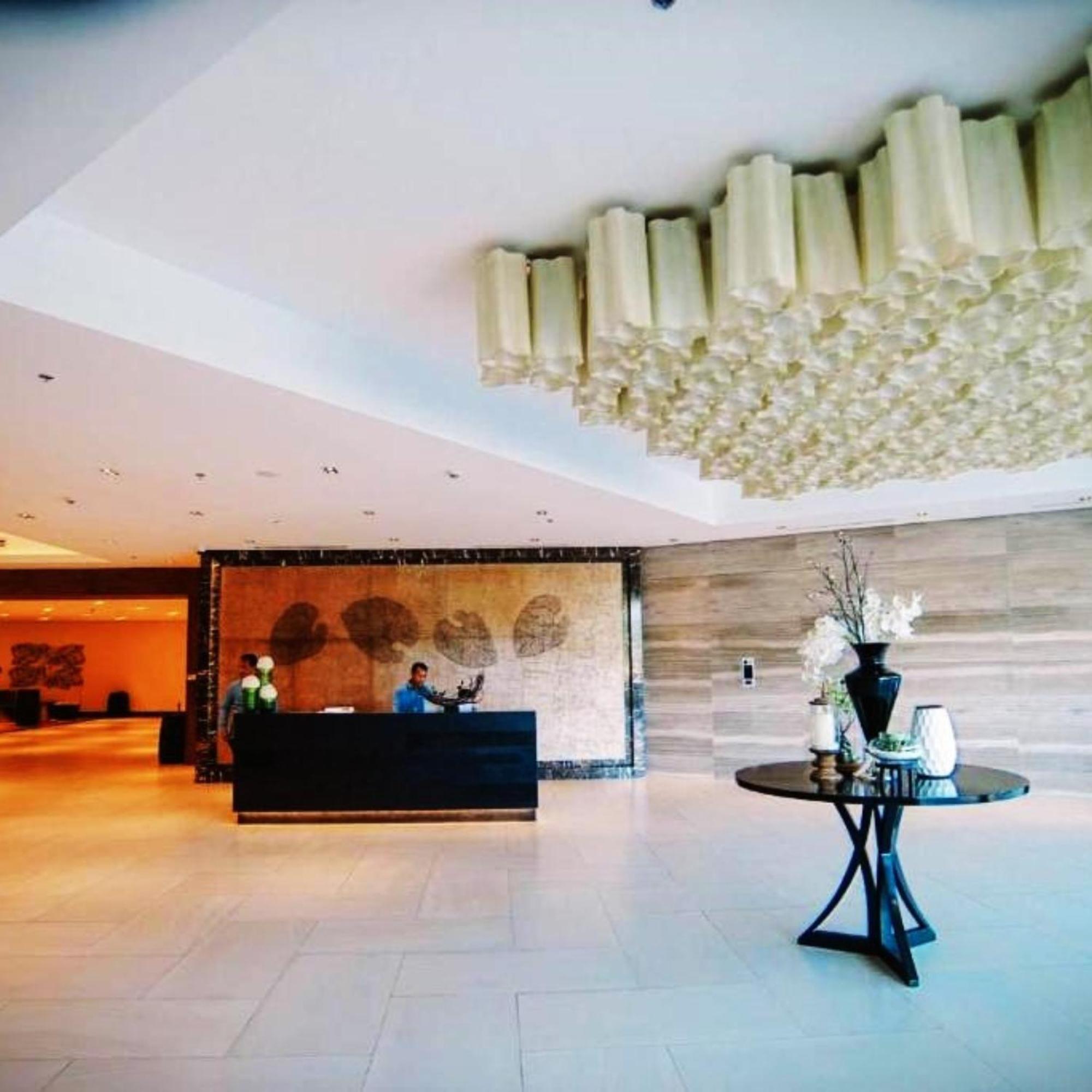 Mactan Newtown 8 Boulevard Deluxe Punta Engano  Bagian luar foto